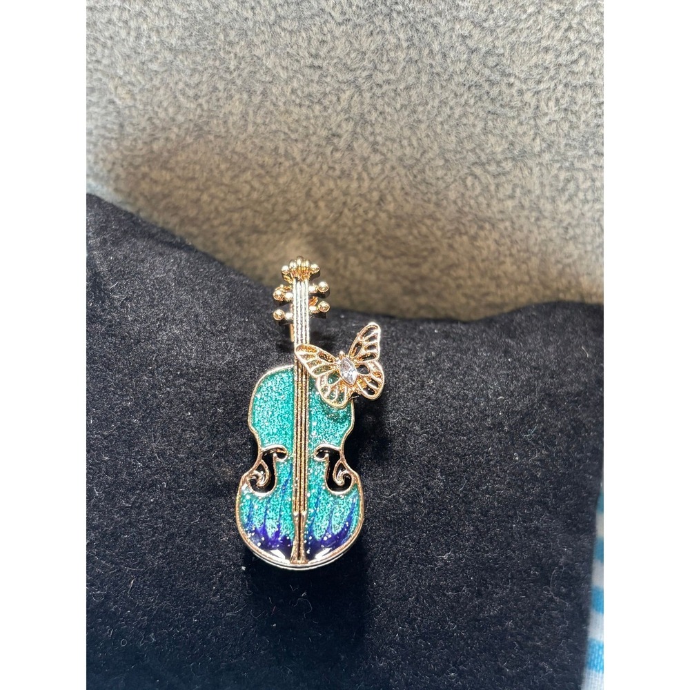 #26. Violin & Butterfly Brooch - Picture 2 of 4